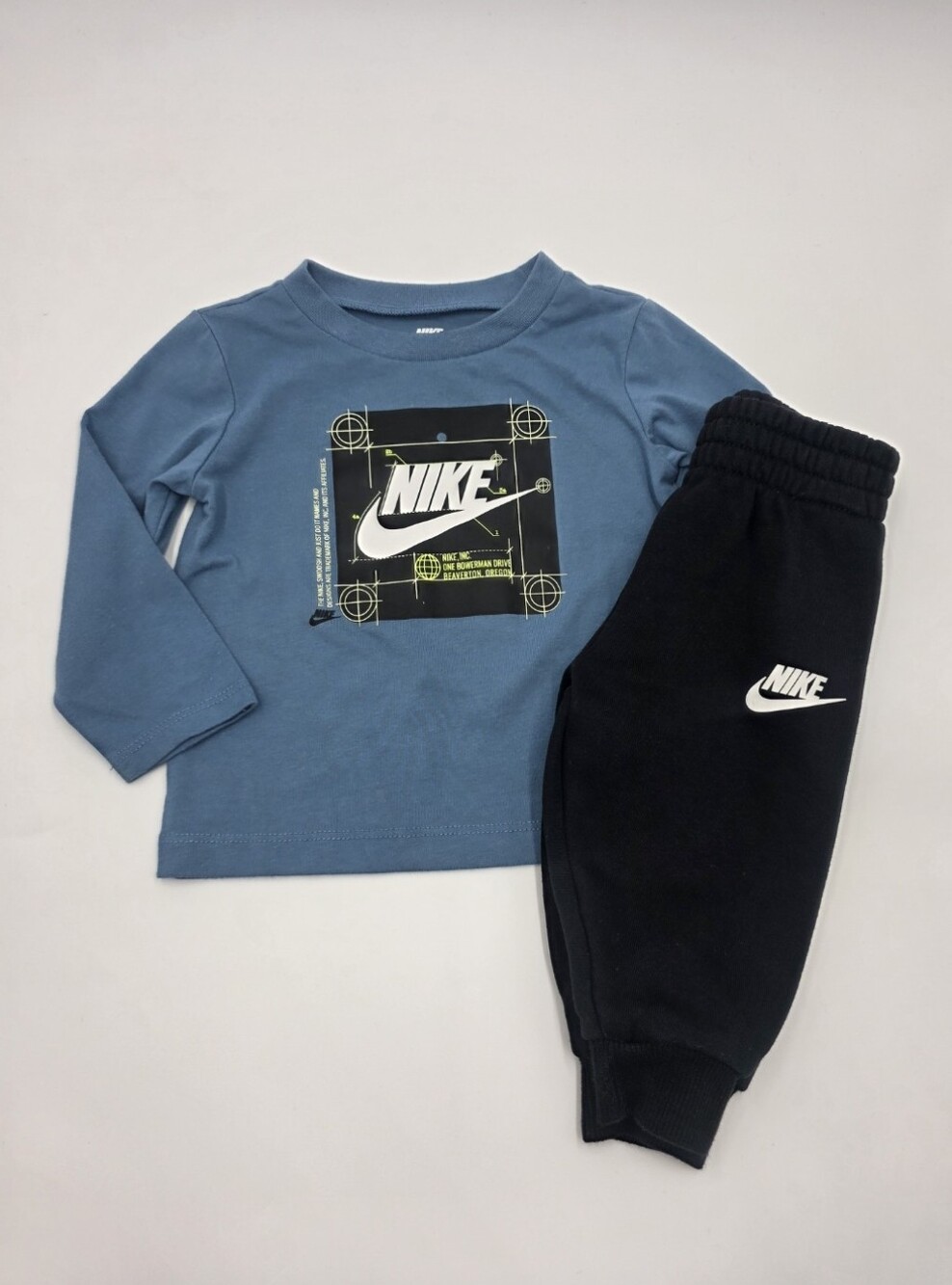 Nike baby boy long-sleeved tee and sweatpants size 12 months